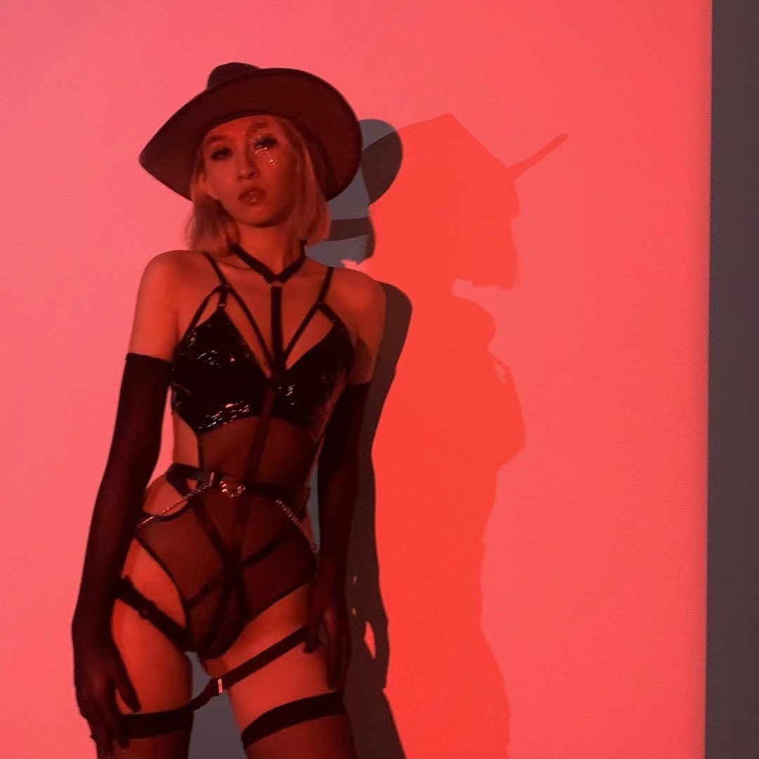 Grinch1996's tweet photo. Red light

#私房 #约拍 #武汉 https://t.co/ZrYnckuzGm