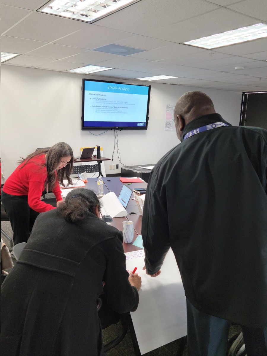IFsDallasISD's tweet photo. Iron sharpens Iron!
What do ILCs do to grow smarter about K-12 content and pedagogy? They sharpen their expertise  against each other. https://t.co/yE4Spjnvt7