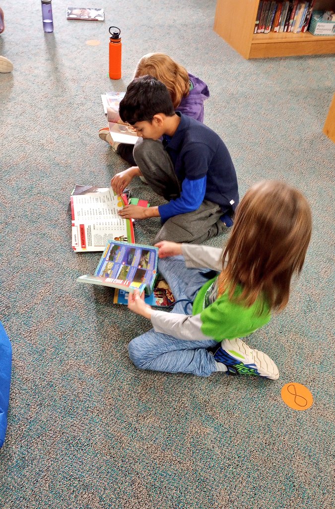 MrsZubarevLMC's tweet photo. Look who I caught reading! 👀📚 #WebsterLMC #WebsterWildcats🐾 #LivoniaPride https://t.co/a507DgSjyM