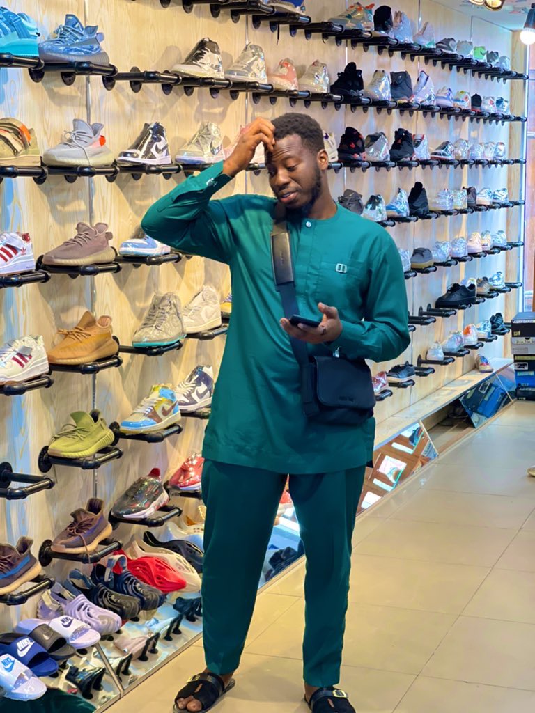 _SirDee_'s tweet image. Online vendors are here to ease your stress of going to the market every time you need to buy an item.
Take me for example, a seasoned online vendor 🤭
I deal in men’s fashion, about 8 years in, not once have I failed to deliver
🇳🇬 🌏
Text me👇🏾
📞: Wa.me/+2347033729785