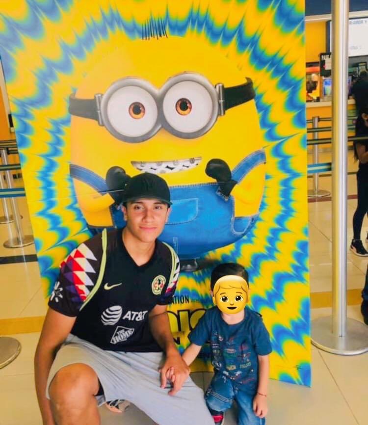 Nuestro compañero de la Prepa 17, Emiliano Javier Revilla, está desaparecido. La <a href="/FiscaliaJal/">Fiscalía del Estado de Jalisco</a> no ha querido levantar reporte, las autoridades no han querido atender la denuncia de sus familiares. Ayúdennos con un RT 🙏🙏