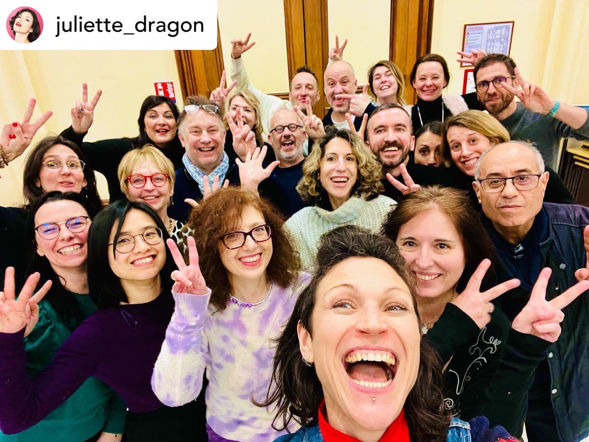 sabpalumbo's tweet image. Cette photo souvenirs des journées afscc 😌
Plaisir d’expérimenter malgré l’inconfort et tjs dans la bienveillance 🪷

Merci aux organisateurs et aux animateurs d’atelier Poke @JULIETTEDRAGON 

#act #lecorpsenmouvements💚 #samuser #thinkoutsidethebox #flexibilité #bienveillance✨