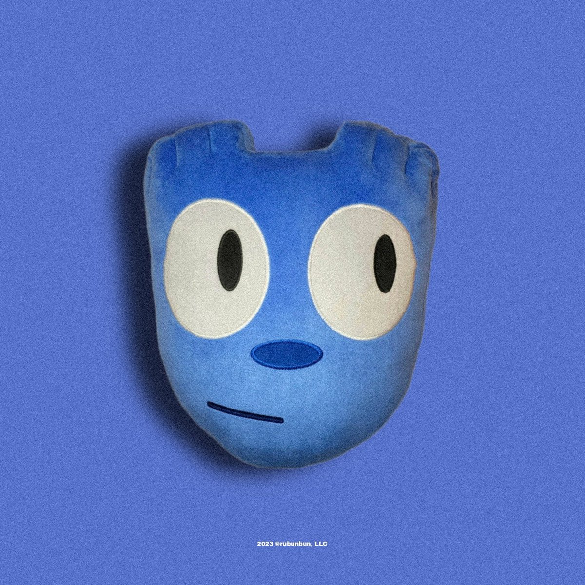 rubunbun's tweet photo. The rubunbun plush pillow just dropped!!!! I've been working towards this for a while now, go peep it on the website 💙 still confused if elon allows links or not but yeah https://t.co/Ox2JshMz4m