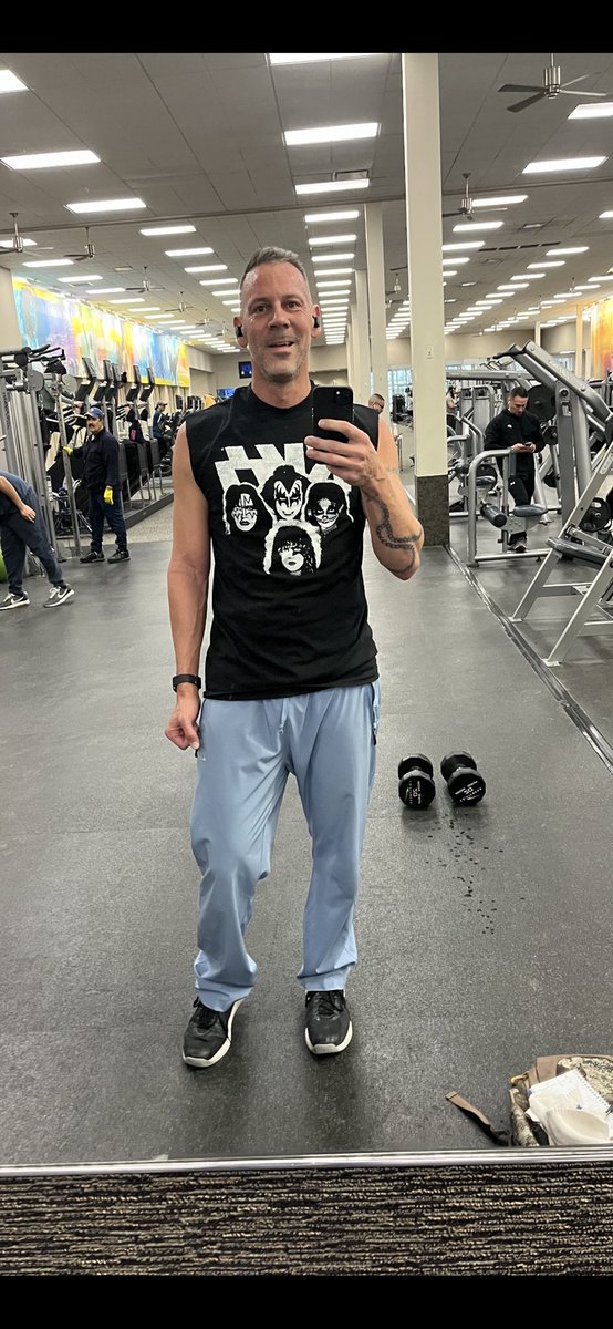 TDTony's tweet photo. 19 days, 38 workouts in the book! 

This #ddchallenge Deliberate Discomfort challenge is kicking my body’s ass…but I’m still smiling! https://t.co/c8thoo2FWq