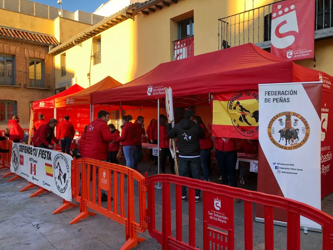 dtfsanse's tweet photo. Increíble una vez más la fiesta infantil #TorosParaNiños 👏👏👏
Gracias a todos lo que han hecho posible que centenares de niñ@s de #SanSe disfruten jugando #DTFSanSe 💪
#SanSebastianMartir #JuntosSomosMasGrandes #SanSeTaurina https://t.co/8fCibxn4ua