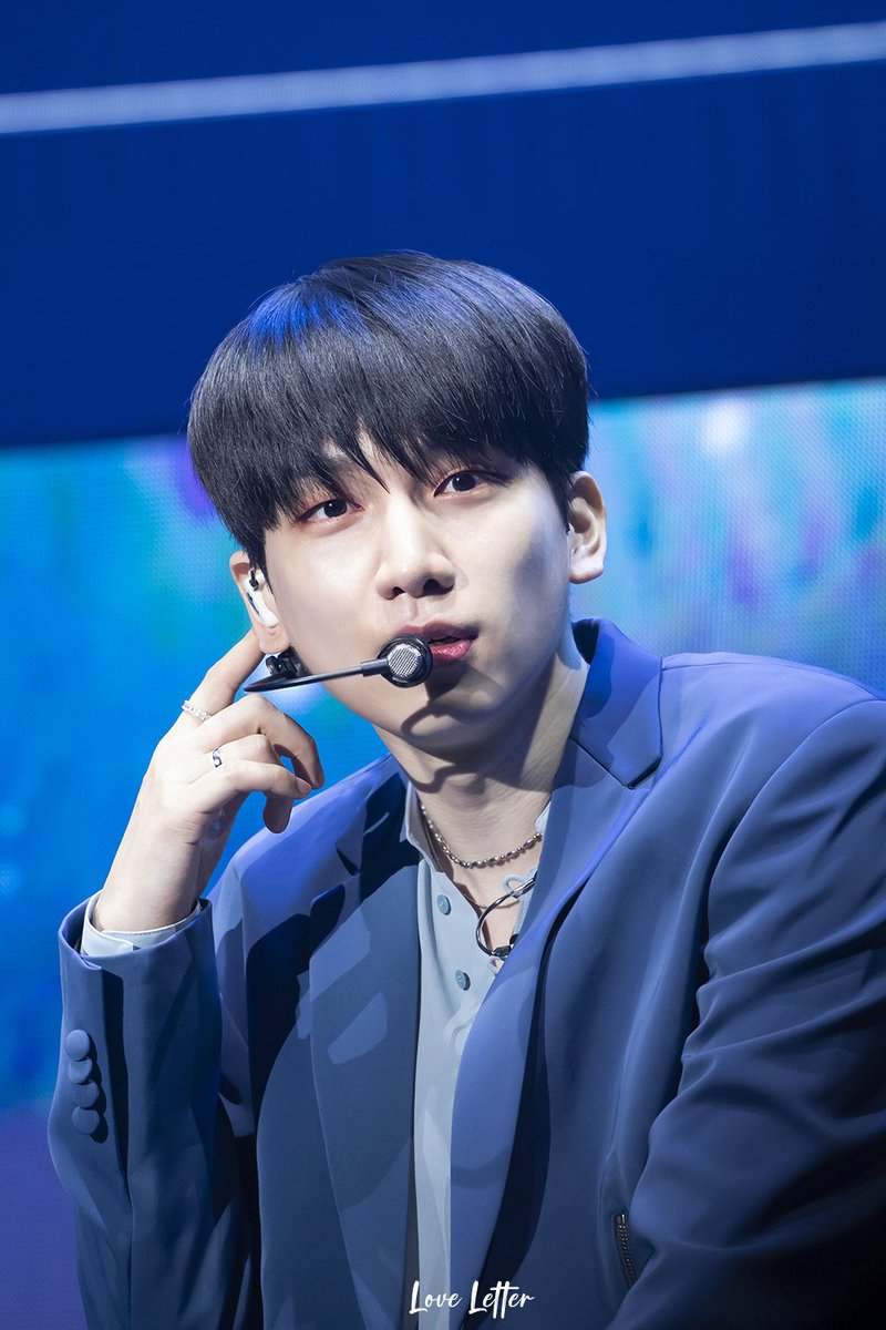 kiijan705's tweet photo. 와기는 왜 나이를 안먹어요? (๑•́ωก̀๑)
블루계열 의상이 너무 잘어울린다 ���각하다가 전에도 쨍파랑입고 예뻤던거 생각해서 찾아봤는데 진심 하나도 안변하고 똑같아서 놀랐음. 8년 어디갔어... 

이건 2023년                               요기는 2015년 https://t.co/3xnB9R1pYy