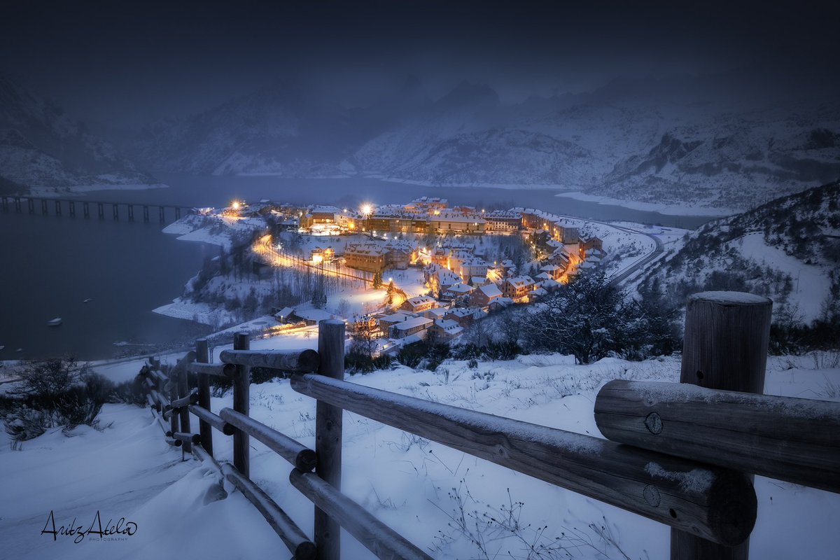 AritzAtela's tweet photo. “Winter Town”

Riaño, Spain. 2023 https://t.co/1MMIBXI6Vm