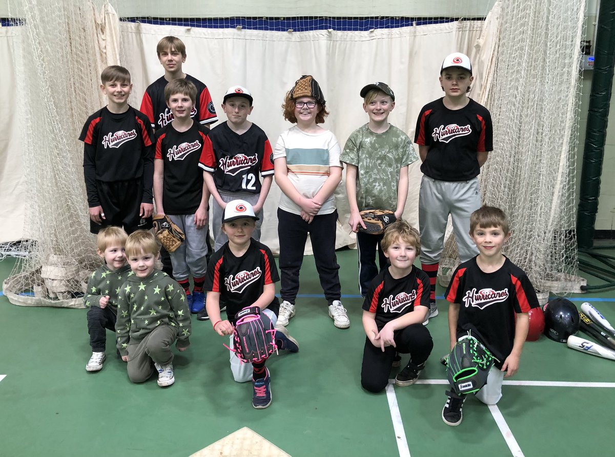 18 adults & 12 youth at our practice sessions tonight. 

Great job everyone.

Next practice is this Sunday, 10am-12pm at;

Skinners Kent Academy,
Tunbridge Wells,
TN2 4PY.

All welcome!

#GoCanes #Hurricanes #britishbaseball #britishbaseballfederation