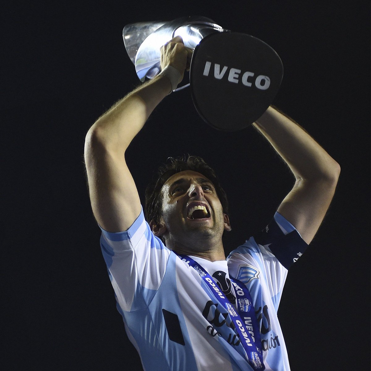 LaPizzuti_'s tweet photo. La sana costumbre de volver al club que te vio nacer y salir campeón 🏆 https://t.co/8F2GMYVOwp
