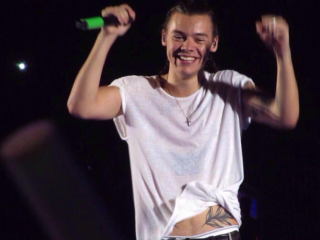 zquad28's tweet photo. @statisticsHS I vote for #HarryStyles for #FaveResidency at the #iHeartAwards https://t.co/VKAdfOtkva