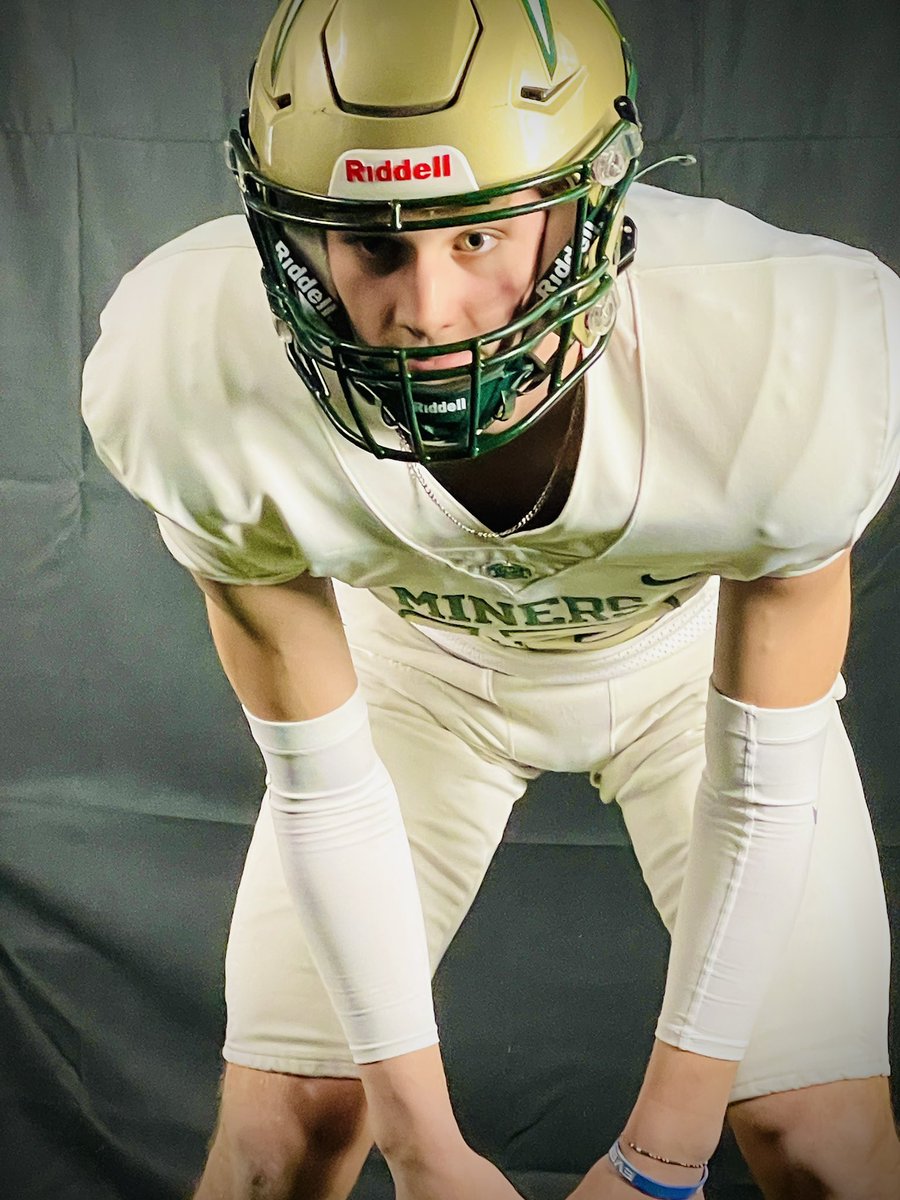 Xander_0312's tweet photo. After a great visit and conversations with @CoachSudhoffMST and coach Meinecke I have decided to further my Academic and Athletic career playing football and pole vaulting at Missouri S&amp;T #pickaxetakenames  @coachball_FB @recruitLSFB @Miners_FB @lstigerfootball https://t.co/FSrykNj9B8