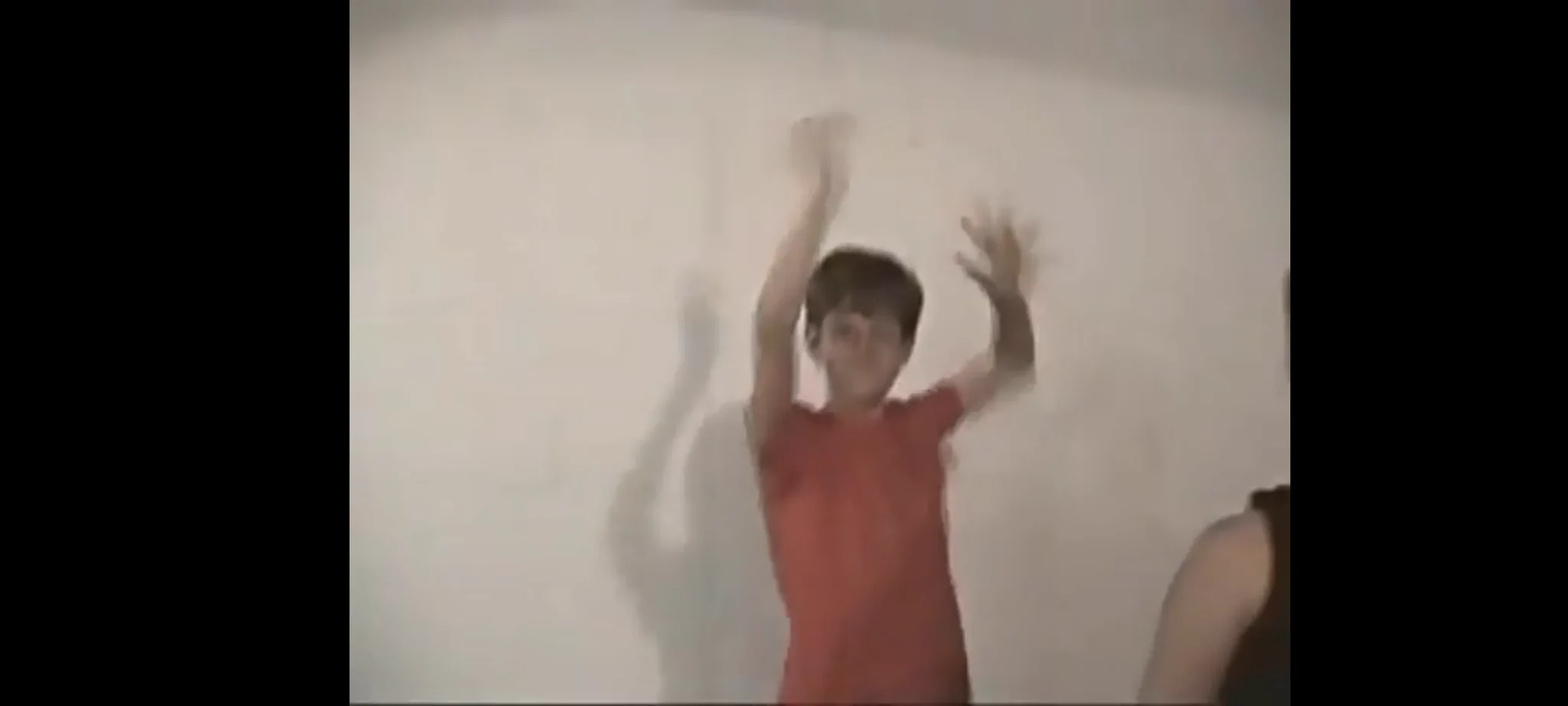 @toyoshimax 手前の小学生ゲイツかと思った 