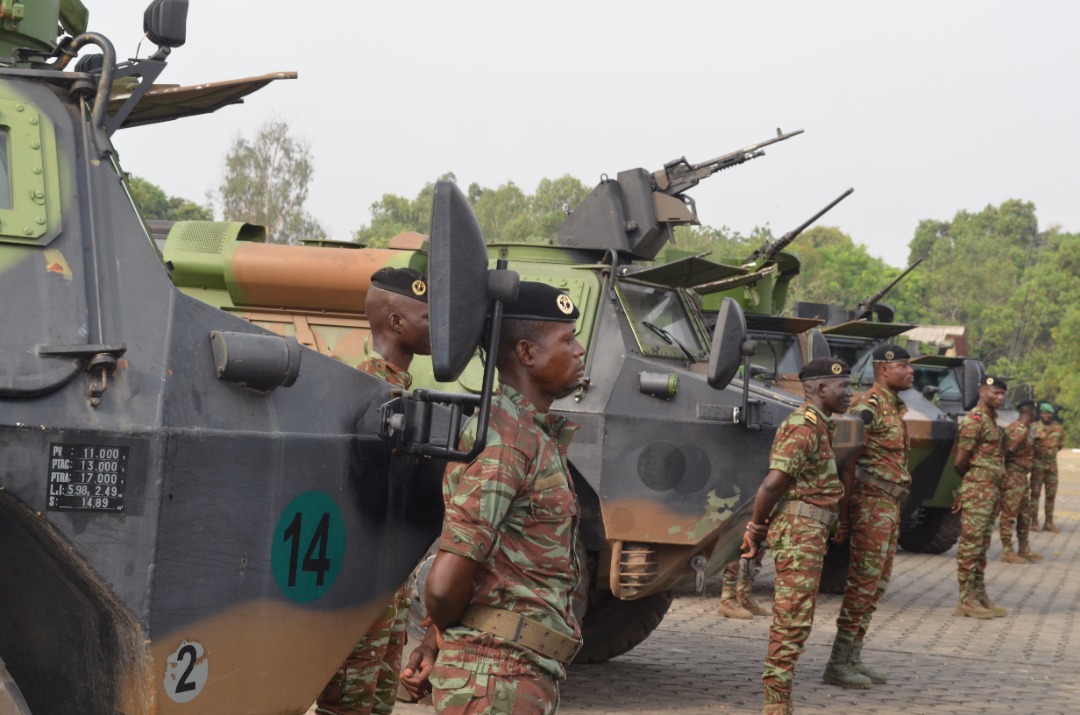 visagesdubenin's tweet photo. Nouvel appui de la #France contre les attaques terroristes : Le #Bénin reçoit des Véhicules de l’Avant Blindé
https://t.co/Xr1N4EWiaA
#VehiculesBlindes, #AttaquesTerroristes, #ForcesArmees, #VisBen, #Wasexo https://t.co/7AX5wShOLL