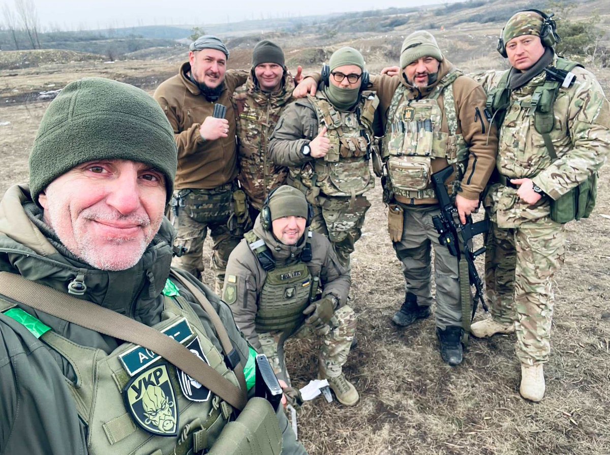 Hello everyone, if you have a support message for Ukrainian defenders, tell them your message❤️