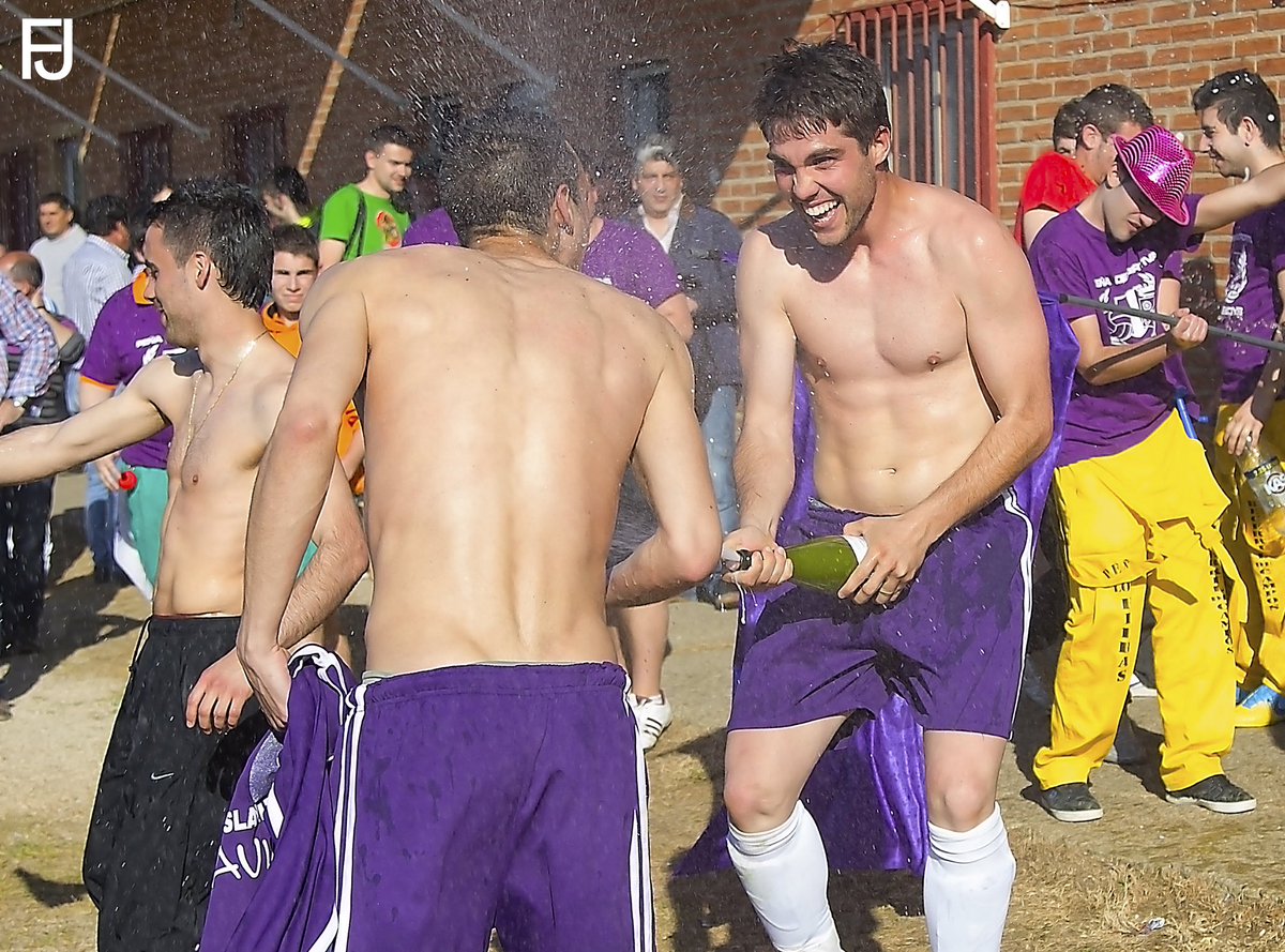 Que gran noticia y ejemplo para el deporte. <a href="/davideldiestro7/">david gonzalez diez</a> vuelve a los terrenos de juego. 👏👏👏