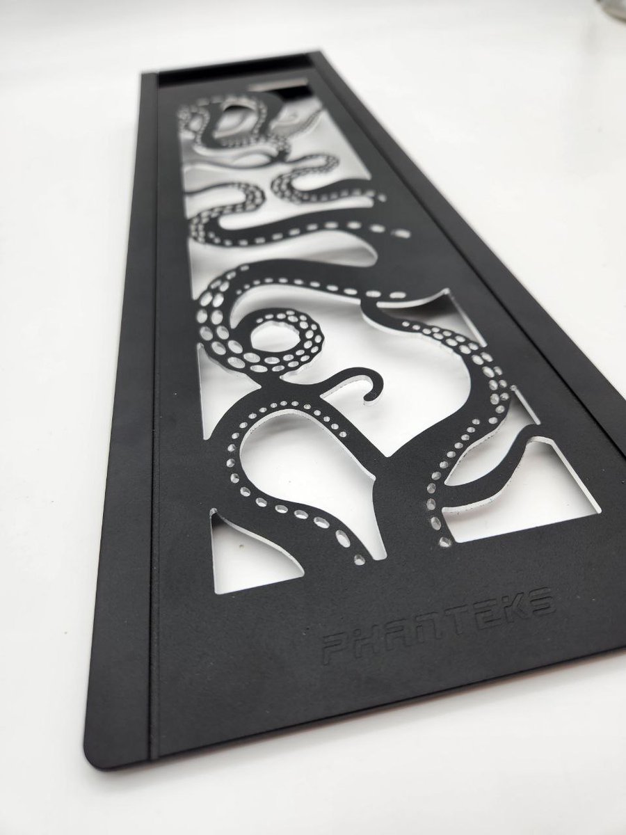 ModMyMods's tweet photo. Doing some real fancy work for our newest employee Austin and his personal build!

The detail on this panel came out amazing to say the least!

This is just a little sneak peak with more to come!

#phanteks #custompanel #cnc #cncmachining  #gamingpc #pcgamer #pcsetup #custompc https://t.co/CgnhWZW9Gk