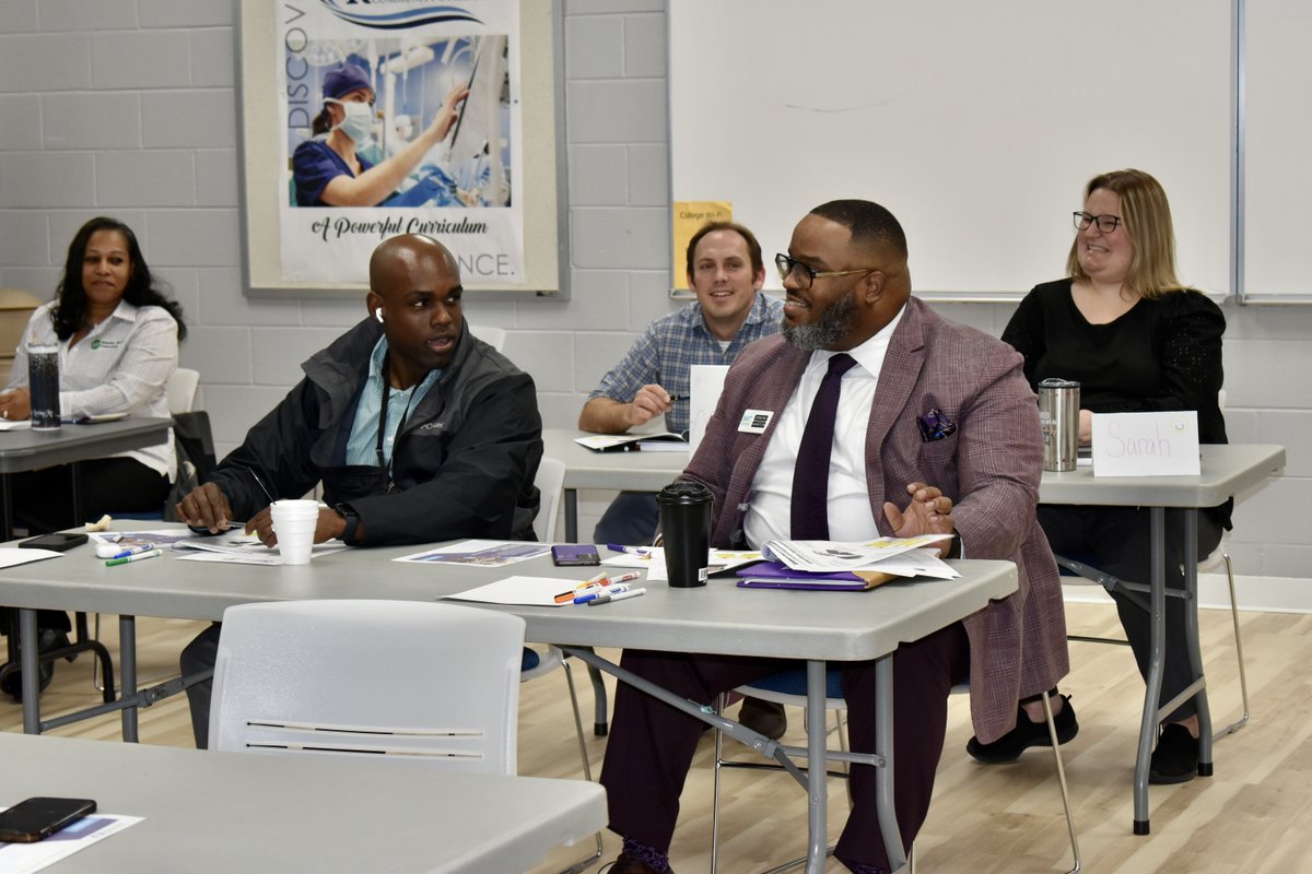 RoanokeChowanCC's tweet photo. Yesterday, we hosted our Business and Industry Roundtable meeting with our community partners!
This meeting provided the opportunity for community partners to network and discuss initiatives to continue the partnership between our college and local industries!
#DiscoverRCCC https://t.co/vw1WTTbSab