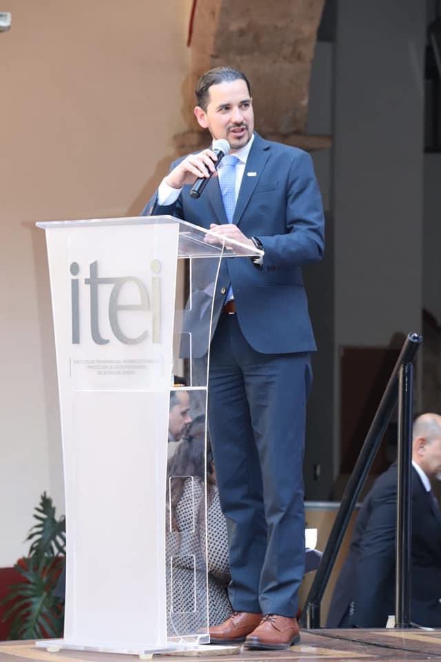 EduardoArriola's tweet photo. Muchas felicidades a mi amigo @chavaromero comisionado presidente del @ITEIJal, por el XVII informe de actividades este 2022 hoy en el @LegislativoJal.
#PoderSaber https://t.co/eWIWYx0kKx