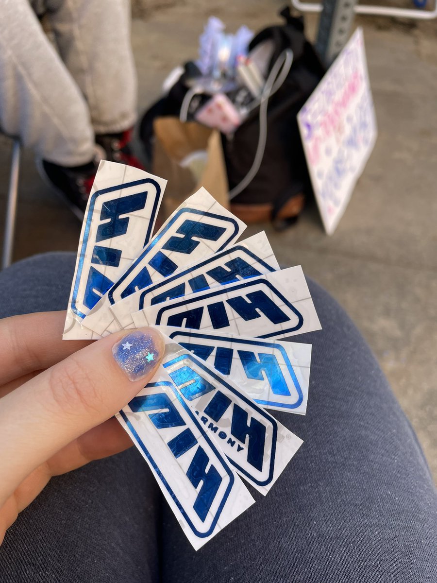 wardoskate's tweet photo. first time passing out freebies!! @tokkii77 made pcs and i made stickers <3 #P1H #P1Harmony #P1ONEER #P1ONEERinLA #p1HinLA https://t.co/dba1ODRnaW