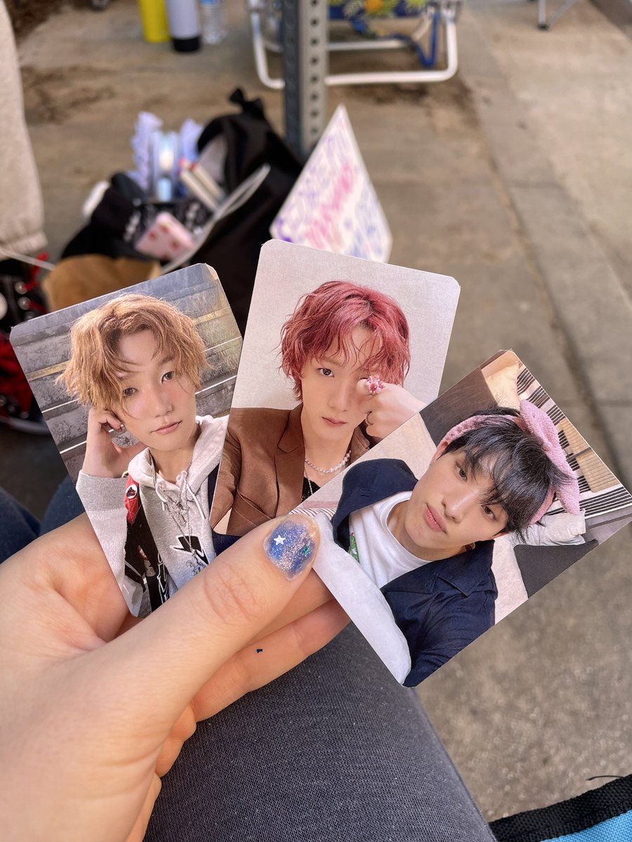 wardoskate's tweet photo. first time passing out freebies!! @tokkii77 made pcs and i made stickers <3 #P1H #P1Harmony #P1ONEER #P1ONEERinLA #p1HinLA https://t.co/dba1ODRnaW
