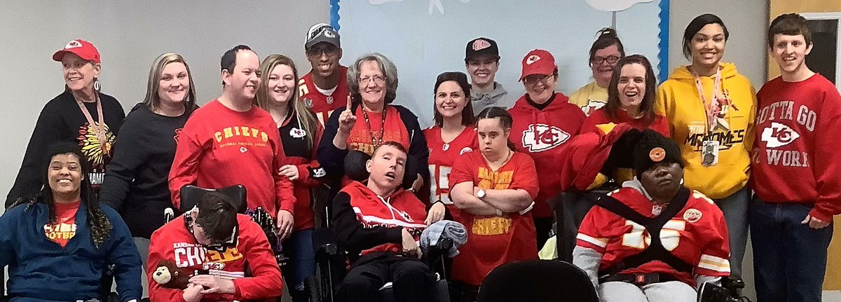 RainbowCenterKC's tweet photo. We are a proud part of CHIEFS KINGDOM! Happy Red Friday and Go Chiefs! @Chiefs @PatrickMahomes @tkelce @kcwolf #RedFriday #GoChiefs https://t.co/iDZqx92XT0