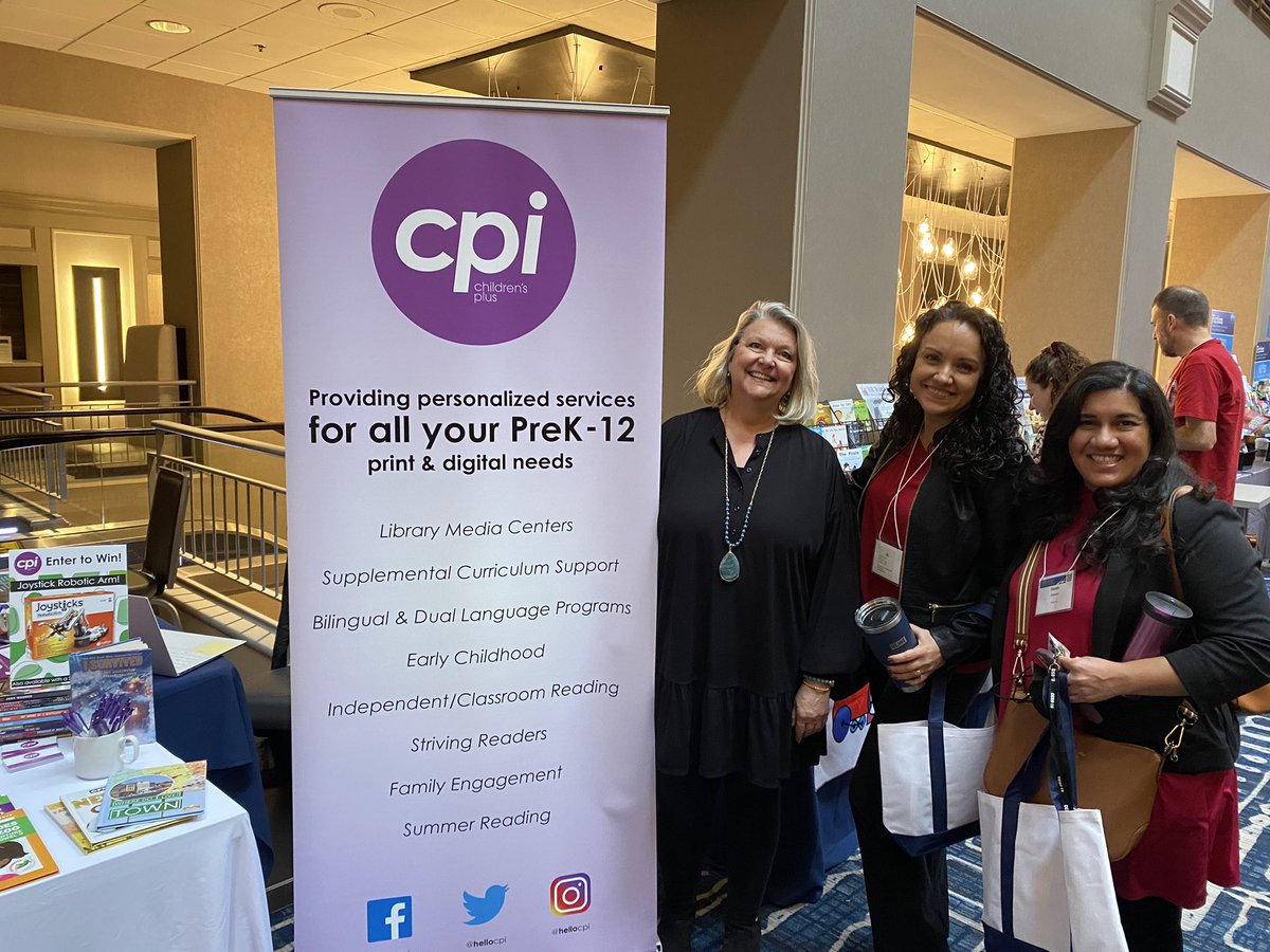 happyhailed's tweet photo. It was so fun to see you and catch up Linda! #23LitCon @LindareadsatCPI https://t.co/q4agD1bW3e