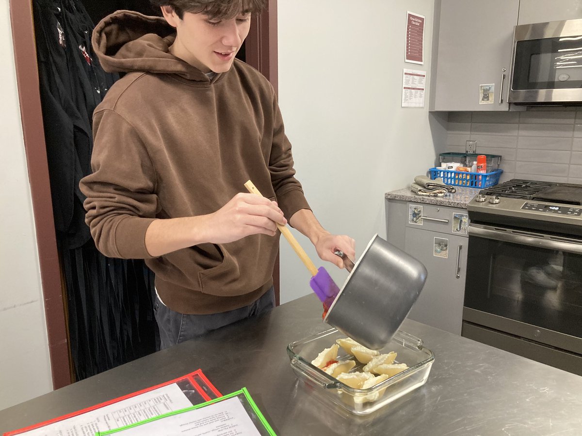 PRMrsJones's tweet image. #stuffedshells today in #culinary1