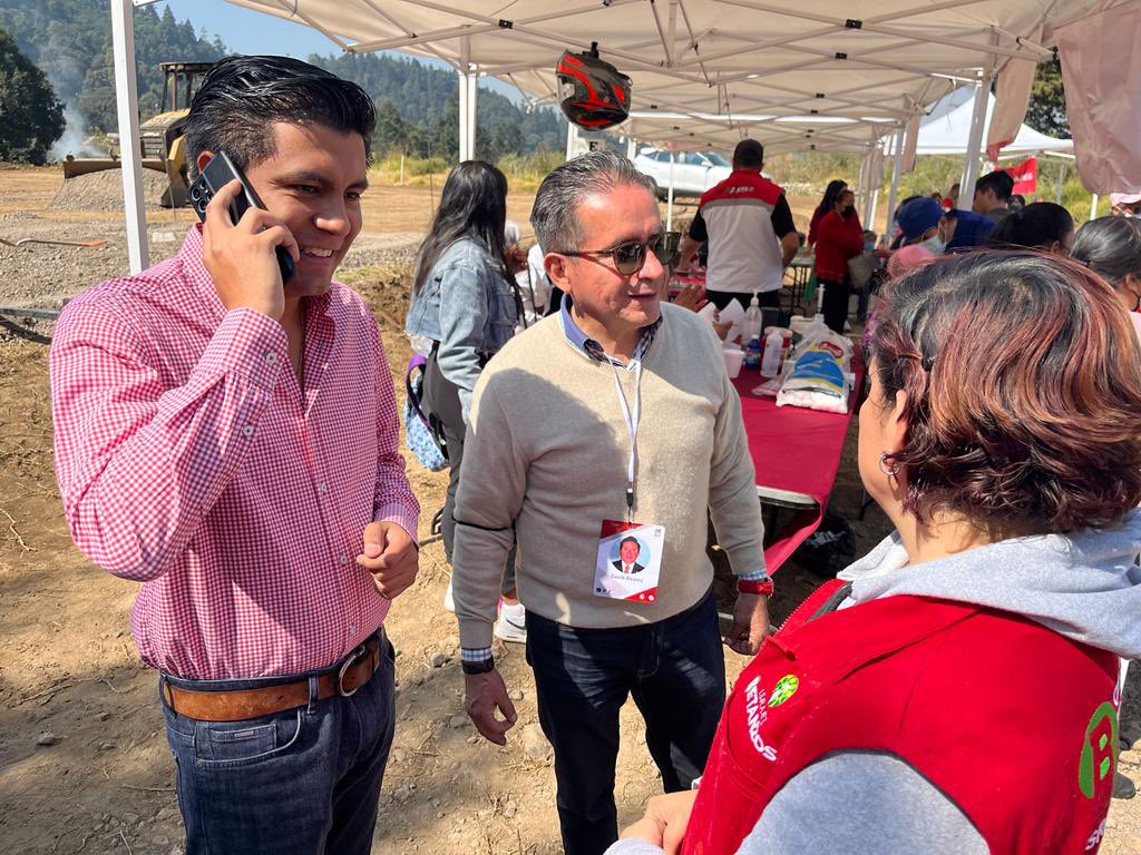 OPOLPRICDMX's tweet photo. Finalizamos esta 1️⃣er Jornada de Servicios del @PRICDMX_ en la alcaldía #ÁlvaroObregón 🙌🏻
Muchas gracias por acompañarnos Julio Arraiga Luna, Secretario General de @RJXMCDMX, los jóvenes del @pri_jr_cdmx y todos los que aprovecharon de los servicios.✅
#PorBuenRumbo🇲🇽
#SomosSOP https://t.co/FrwZfaSMnV