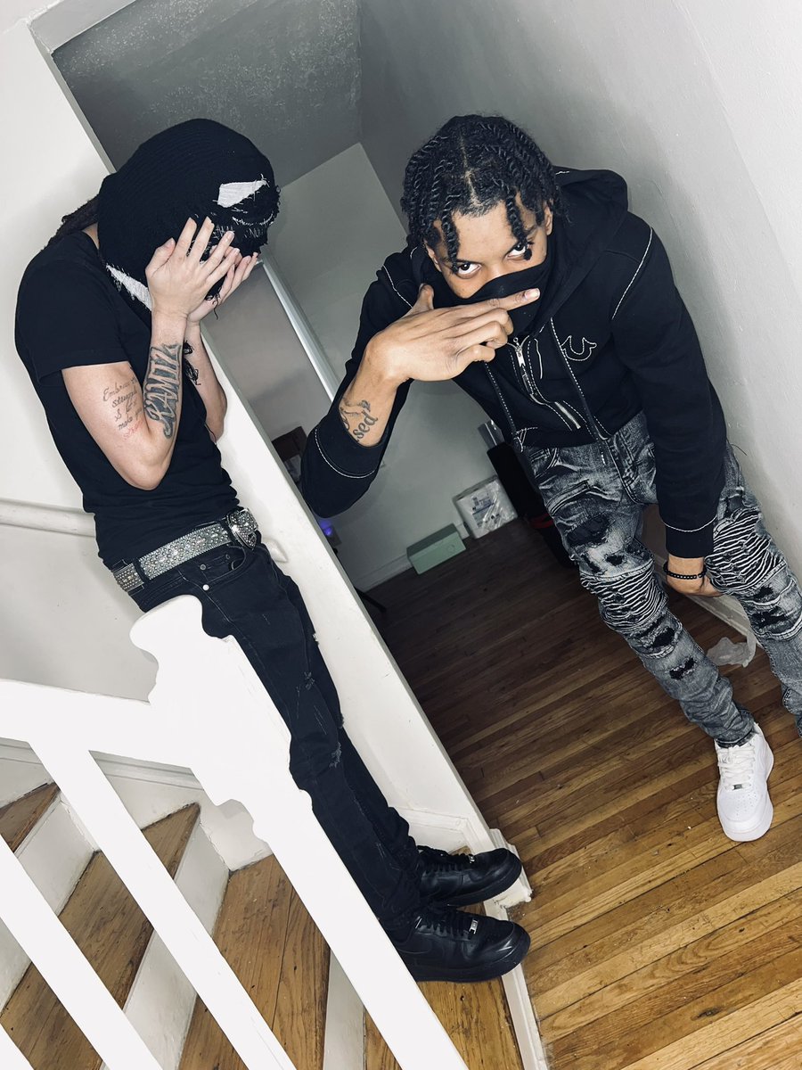 8k2turnt's tweet image. Glahhh Glahh 🐍❄️ #TakeYoTime #OUTNOW 🔥🖤🎶