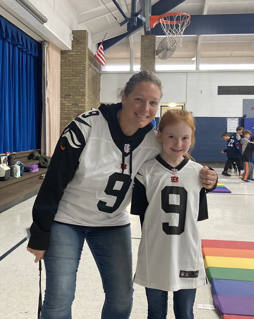 Jennifer Strause (@jenniferstrause) on Twitter photo Bengals spirit day today! Twinning, so we took a pic! 🖤🧡🏈 Who Dey! <a href="/WestCler/">West Clermont Schools</a> <a href="/MerwinElem/">Merwin Elementary</a> Bengals spirit day today! Twinning, so we took a pic! 🖤🧡🏈 Who Dey! <a href="/WestCler/">West Clermont Schools</a> <a href="/MerwinElem/">Merwin Elementary</a>