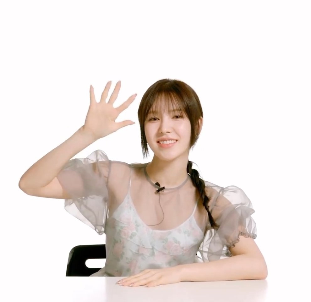 SWani0221's tweet photo. 싱글즈 #웬디 🌸 https://t.co/kMyU6h4PDg