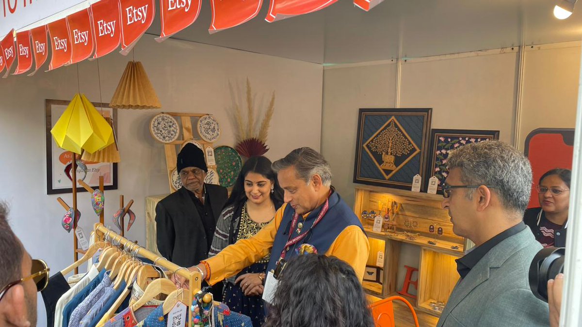 Shashi Tharoor tweet media