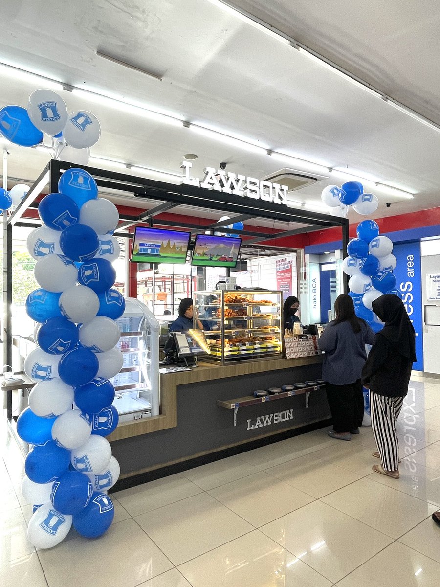 xianiwei's tweet photo. Yang lagi heboh, lawson buka di jogja! Langsung cuss icip2.. Odengnya enak! https://t.co/BWZYycLMzE