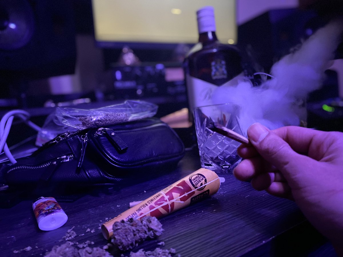 thegxuniverse's tweet photo. I think it’s time to roll another one 💨 https://t.co/vmmcnIdRC9