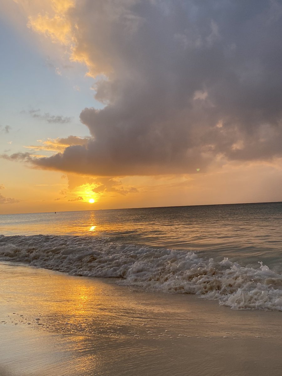 Sunsets at the beach🧡