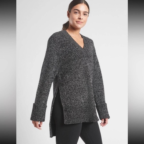 CrystalOlsson6's tweet photo. So good I had to share! Check out all the items I'm loving on @Poshmarkapp from @DVNK88 #poshmark #fashion #style #shopmycloset #carters #athleta #truereligion: https://t.co/kWebj37FYX https://t.co/FQxWgKKRLA