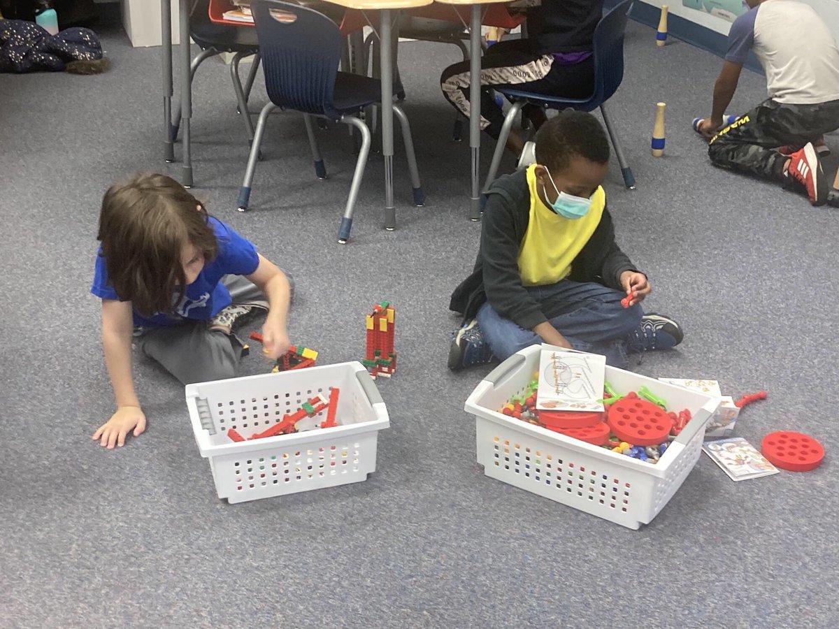 HNESHuskies's tweet photo. It’s awesome to think about all of the future inventors, architects, engineers, designers, entrepreneurs, etc. who are beginning to develop their talents & passions in the Husky House! #thefutureisinourschool #everydaymatters 💙🐾 #childrensengineering https://t.co/KAVmoZXCGt