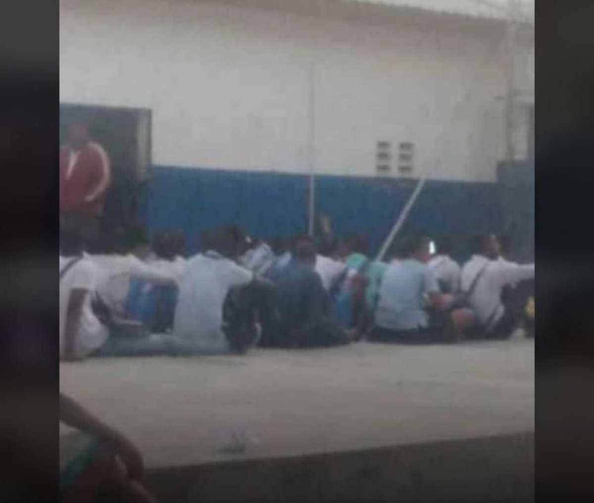 JAYOFF123's tweet photo. Si yo te lekol yo patap janm chita pou yo swiv on kou konsa😂😂mèsi omega🔥🔥men sa manoir ka fè😂 https://t.co/sj2wDptQzQ