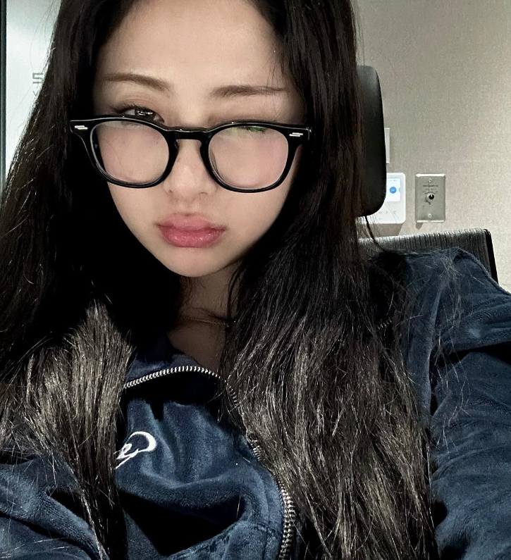 black hair yunjin is my everything