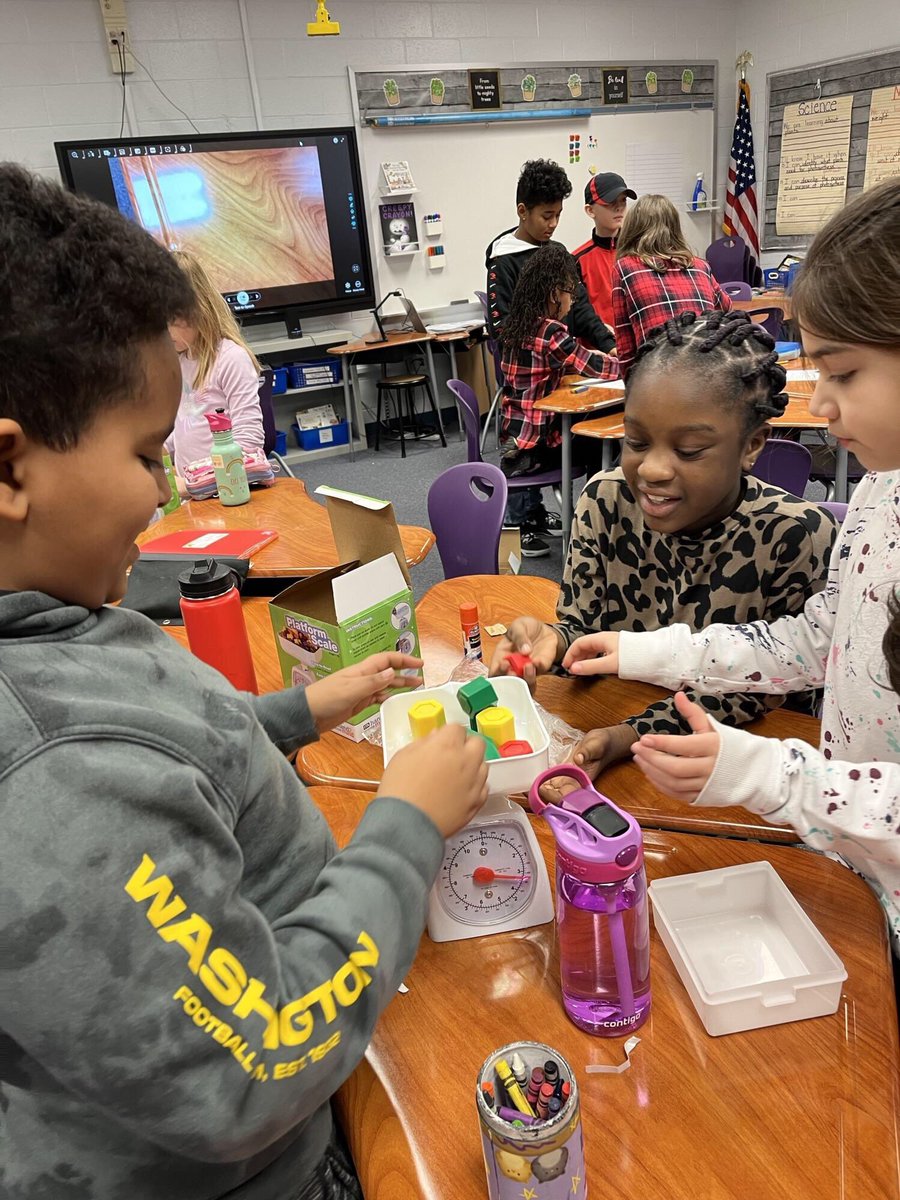 HNESHuskies's tweet image. grams, kilograms, ounces and pounds…#mathinvestigationtime #mathproblemsolving #teamworkdreamwork #4thgradefun