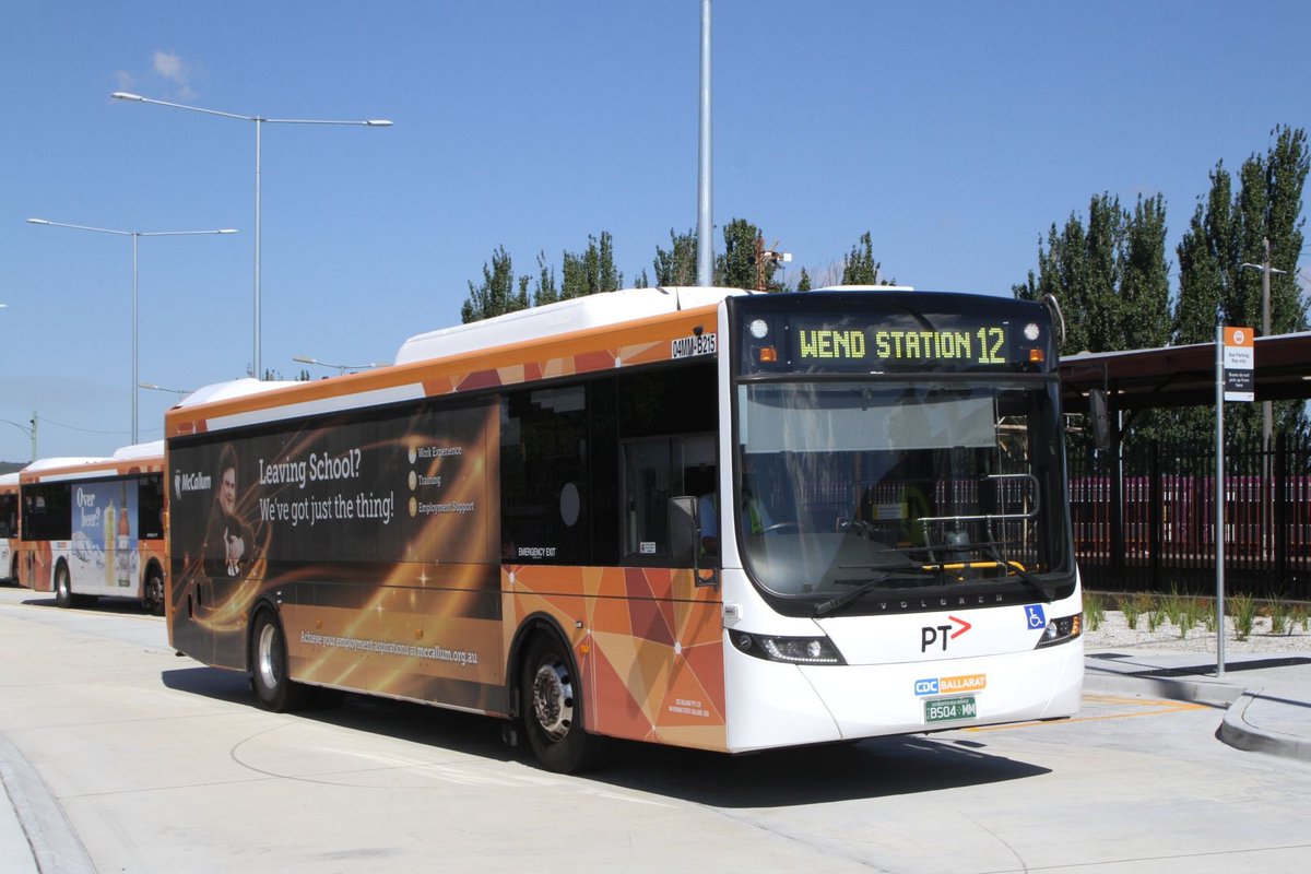 marcus-wong-on-twitter-i-think-those-are-plants-behind-this-bus