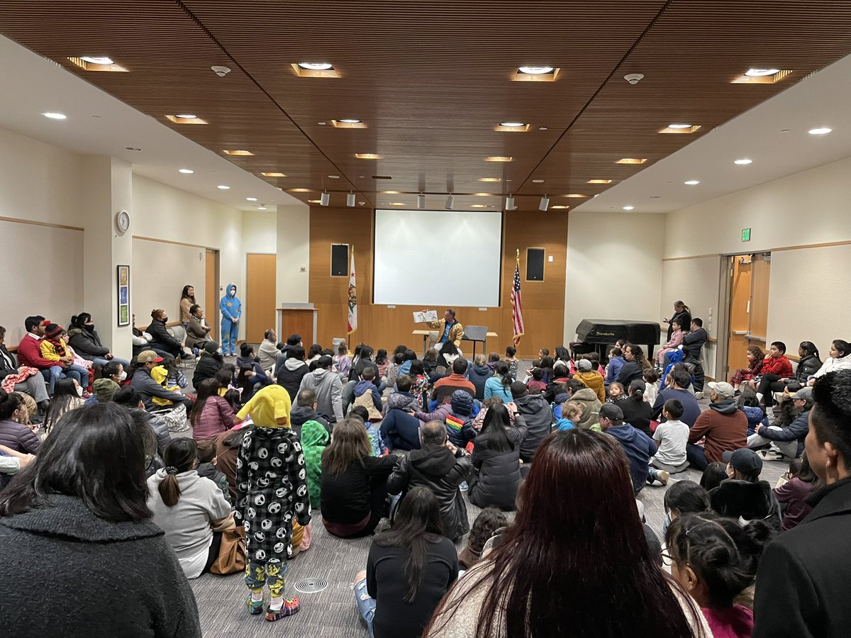 meannie's tweet photo. Amazing turnout for the @smfcedfund Readathon kickoff pajama party!!!!! https://t.co/tRcvHMcZSK