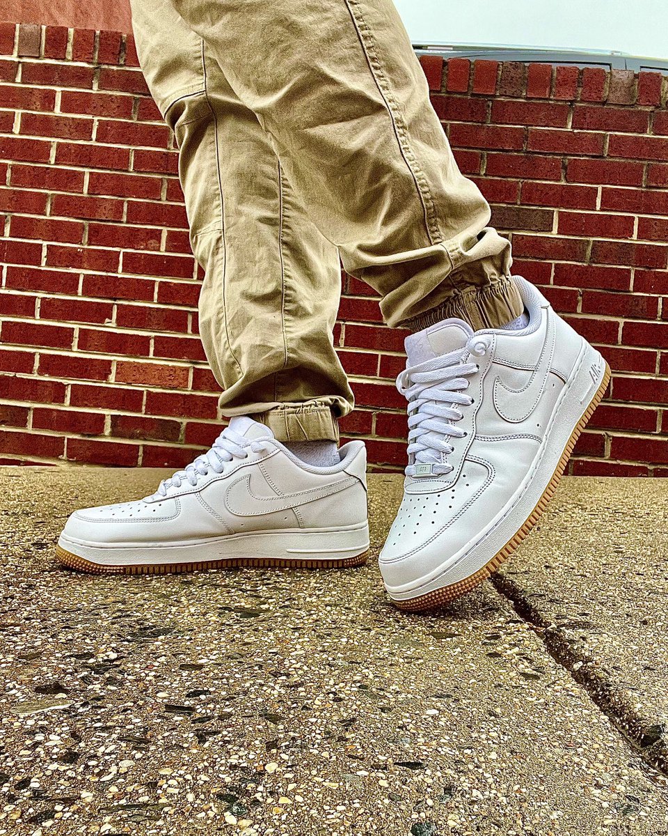 OGMickDre's tweet photo. Tap in let me put on to the #kotd #af1low
I call these the “Buttercream’s” named after the gum sole I’m definitely cooking with these FRSH GOD on a daily.
#areyouinfld #ogmickdre #mickdre #af1 #af1low07 #wearyourkicks #snkrskickcheck #snkrsliveheatingup #atmoscollectorsclub https://t.co/WqpgOaaUFH