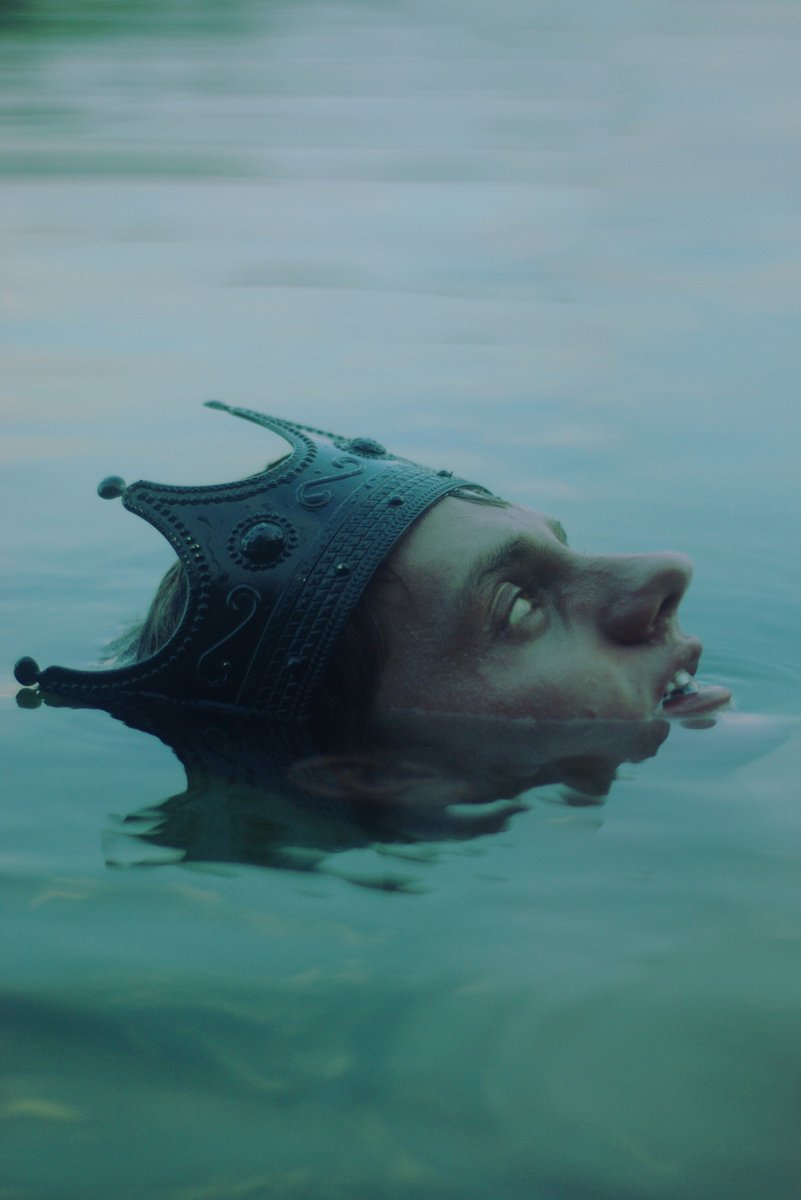 Archillect tweet media