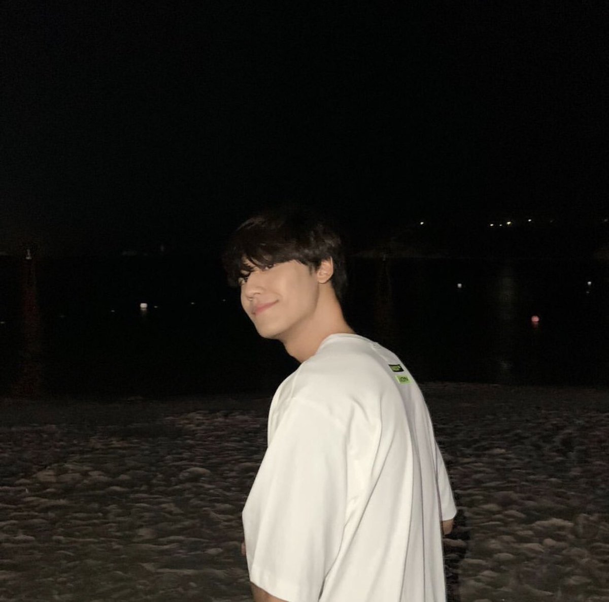 iprayncrybutdry's tweet photo. ที่สุดละ โดฮยอนก็คือวัสดุแฟนหนุ่มสุดๆ แฟนวัยมหาลัยที่รอไปกินข้าวกับเราตอนเย็นหลังเลิกเรียนทุกวัน https://t.co/G4rMlFVUM6