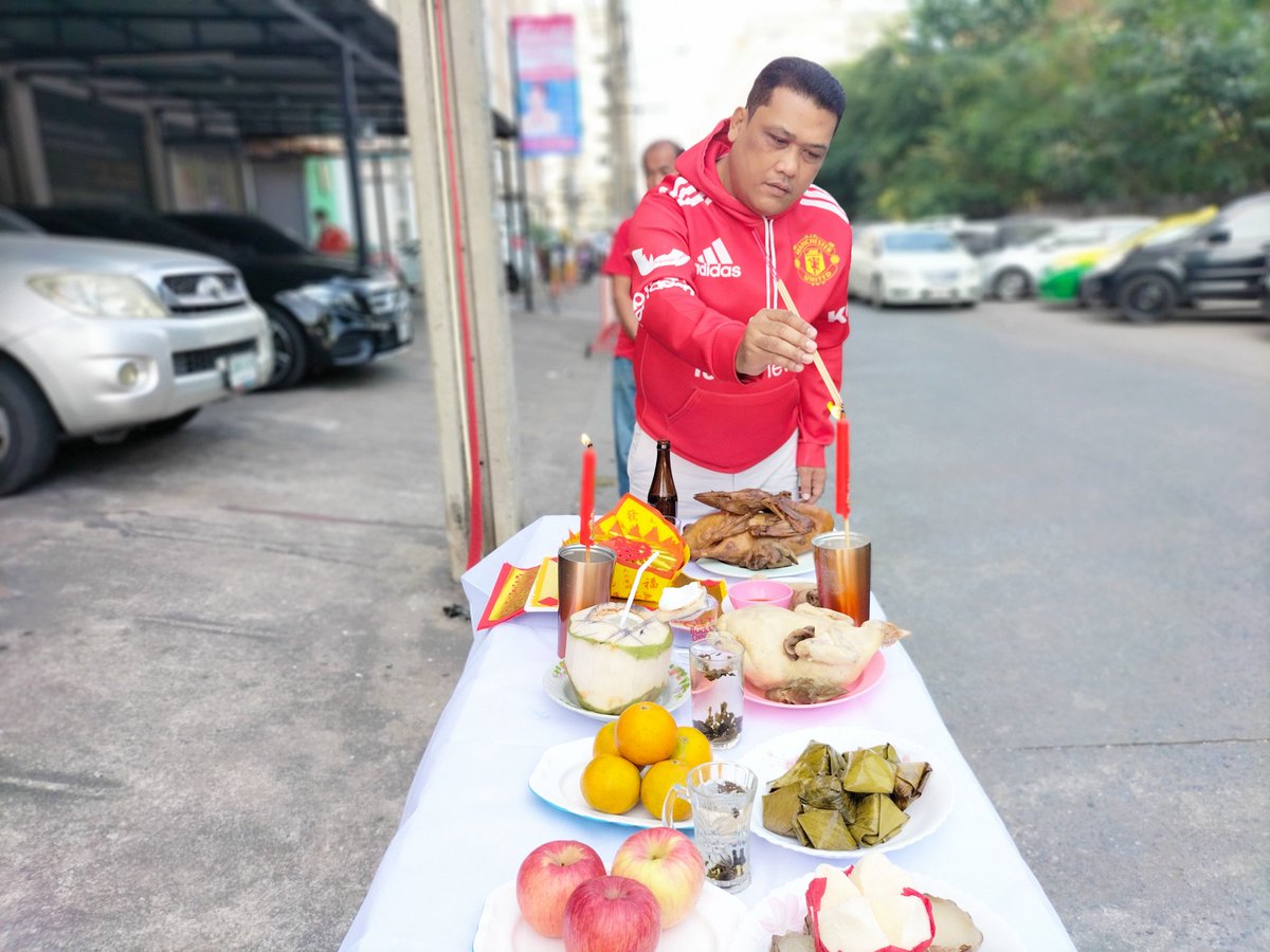 ตรุษจีนปีนี้ ขอให้ทุกคนสุขสมหวังในทุกเรื่อง กิจการรุ่งเรืองครับ

#ตรุษจีน2566 #อภิชาติ_จรัสโภคา
#สร้างอนาคตไทย