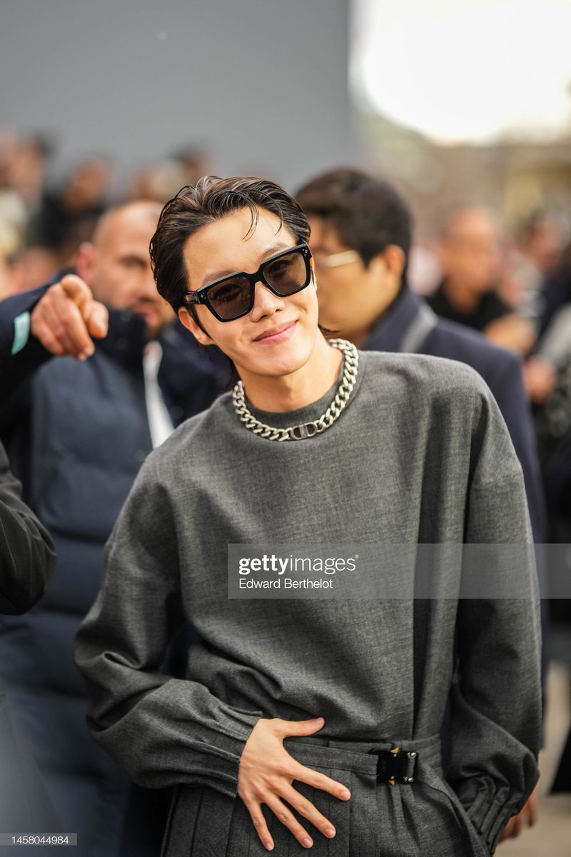 btspicstwt_'s tweet photo. [📸 PHOTOS] #Jhope Dior Winter 2023-2024 Men's Show (11)

[source: gettyimages] https://t.co/O55Xx3k1Rz