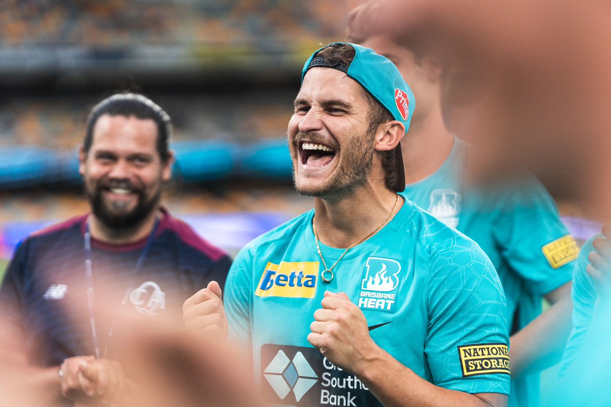 HeatBBL's tweet photo. When the team manager nails the pre-game joke 😂 #BringTheHEAT #BBL12 https://t.co/jfqSprOhO2