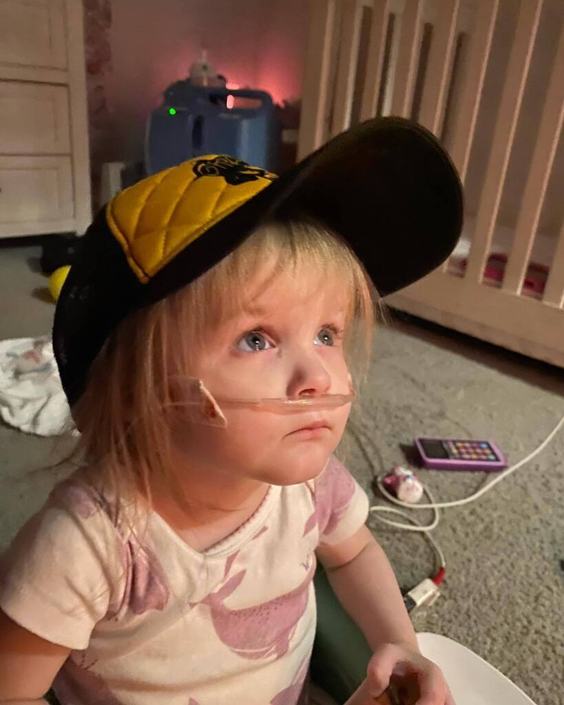 teddyballgamebb's tweet photo. Finally feeling back to herself today…. #miragesyndrome #gtubebaby #oxygenbaby #newhat https://t.co/hPDonZawpE