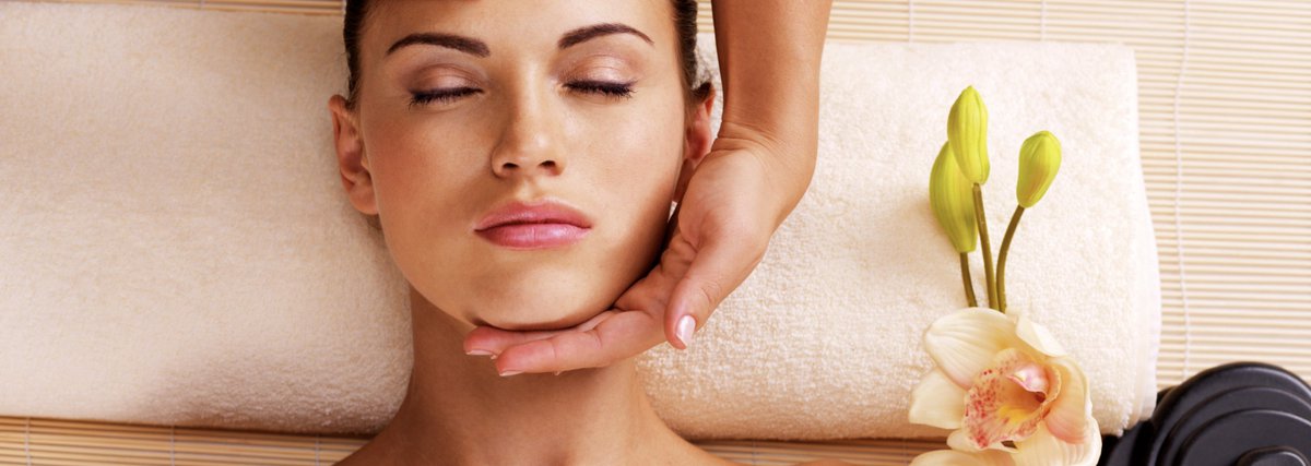 LeilaniRevel's tweet photo. Looking to clean up your skincare routine
Book a facial @Lereveorganic and your esthetician will recommend products that will benefit your skin all while being organic and natural
https://t.co/fX55mGpWJo

#dayspasantabarbara #organicskincare #Eminence #skincareroutine #organicspa https://t.co/i4LpxsrHpL